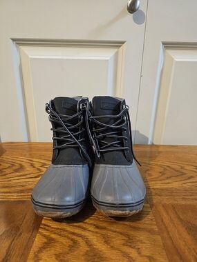 Sperry Boys' Black Boot - Lace-Up Winter Style Size 4